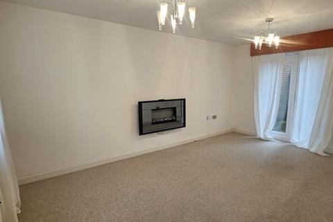 3 bedroom terraced house to rent, Spanbourn Avenue, Chippenham