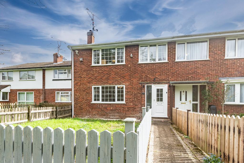 Blackwater, Camberley GU17 3 bed terraced house - £375,000