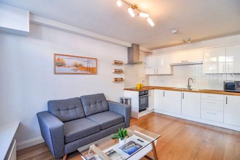 2 bedroom apartment to rent, Hotwell Road, Harbourside, BS8