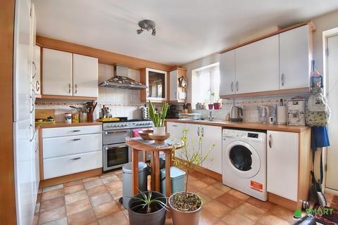 4 bedroom townhouse for sale, Fleming Way, Exeter EX2