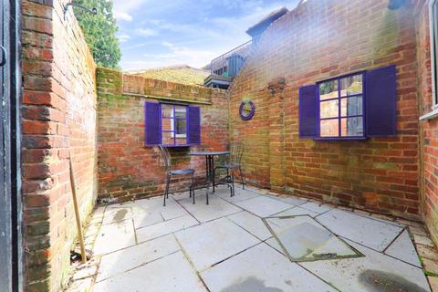 2 bedroom terraced house to rent, High Street, Chalfont St. Giles HP8