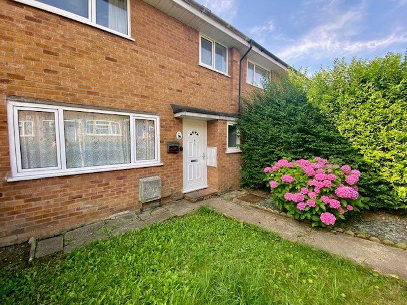 Woodfield, Banbury NO ONWARD CHAIN 3 bed terraced house for sale £
