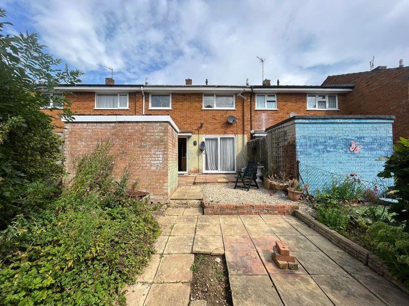 Woodfield, Banbury NO ONWARD CHAIN 3 bed terraced house for sale £