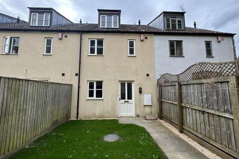 3 bedroom terraced house to rent, South Parade, Frome
