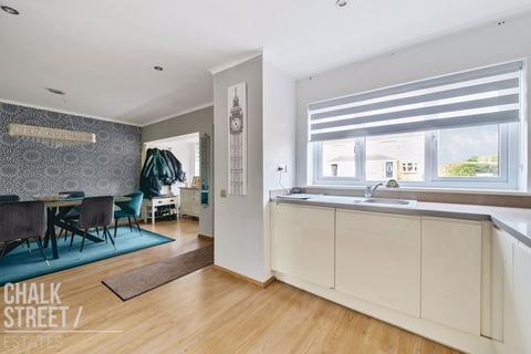 1 Christopher Close, Hornchurch, RM12 6RF