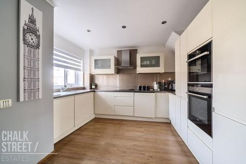 1 Christopher Close, Hornchurch, RM12 6RF