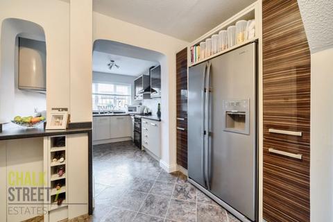 30 Camellia Close, Romford, RM3 0XW