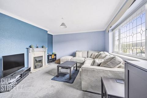 2 bedroom maisonette for sale, Fyfield Road, Rainham, RM13