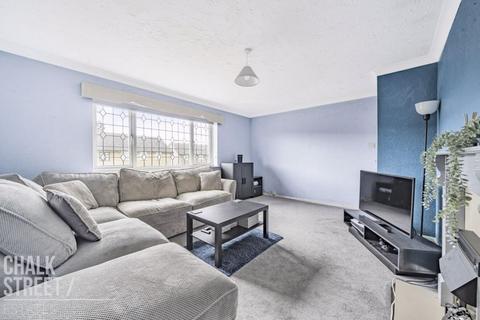 2 bedroom maisonette for sale, Fyfield Road, Rainham, RM13