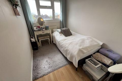 33 Hindhead Gardens, Northolt, UB5 5NE