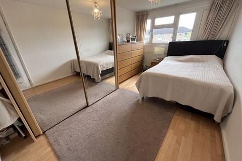 33 Hindhead Gardens, Northolt, UB5 5NE