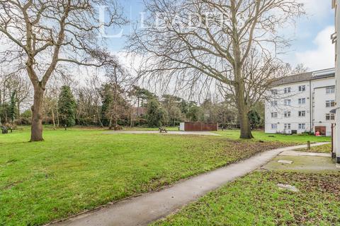 3 bedroom apartment to rent, Pirbright House, Kingsnympton Park