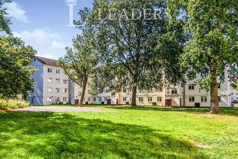 3 bedroom apartment to rent, Pirbright House, Kingsnympton Park