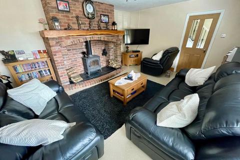 5 bedroom detached house for sale, Penygraig Road, Brymbo