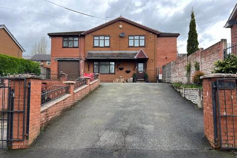 5 bedroom detached house for sale, Penygraig Road, Brymbo