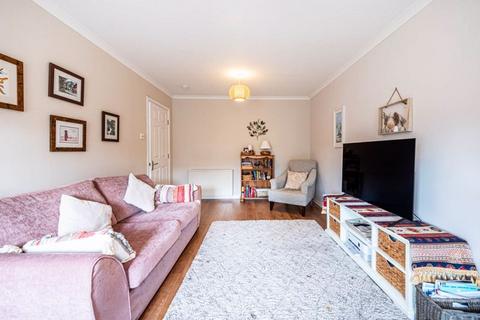 2 bedroom ground floor flat for sale, Fleming Court, Motherwell