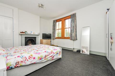 3 bedroom semi-detached house to rent, Lea Road, Beckenham, BR3