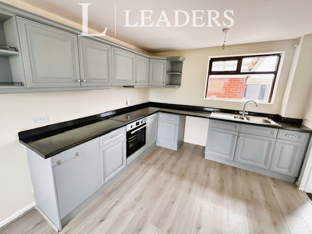 Patrick Place; Brindley Ford; ST8 3 bed semidetached house £795 pcm