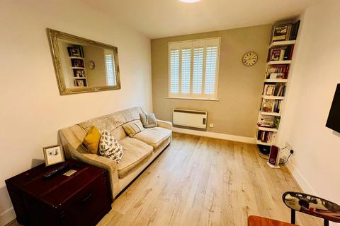 1 bedroom apartment to rent, Westminster Bridge Road, London SE1
