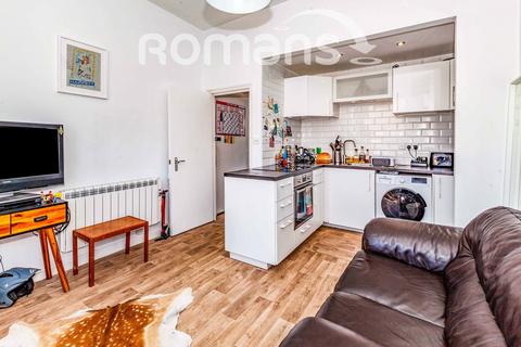 1 bedroom flat to rent, St Lukes Road