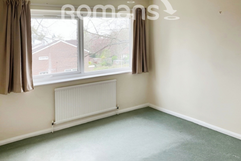 2 bedroom flat to rent, Riseley Road