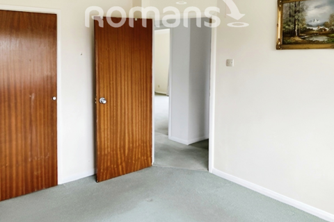 2 bedroom flat to rent, Riseley Road