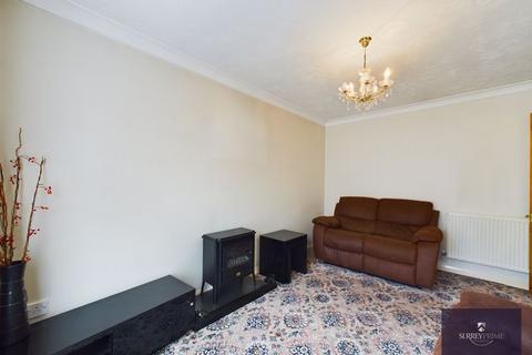3 bedroom terraced house for sale, Three bedroom end of terrace house Barnfield, SN2