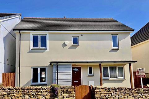 4 bedroom detached house for sale, Hidderley Park, Camborne - Superb family size home