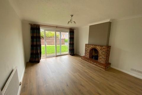 2 bedroom end of terrace house to rent, The Close, Royston SG8