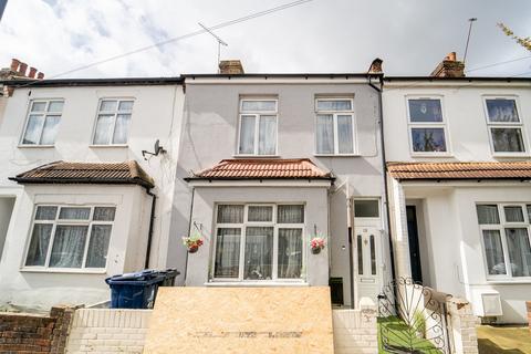 3 bedroom terraced house for sale, Salisbury Road, Southall