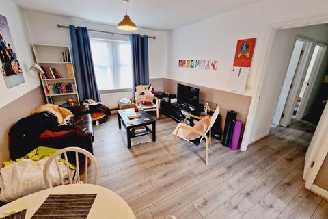 2 bedroom apartment to rent, West Street, Bristol BS3