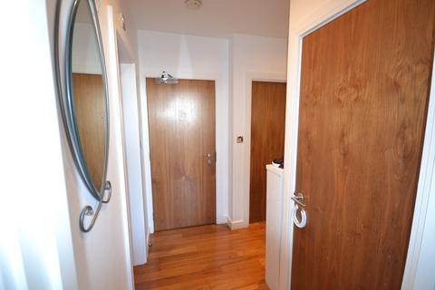 2 bedroom flat for sale, The pinnacle, High Road