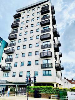 2 bedroom flat for sale, The pinnacle, High Road