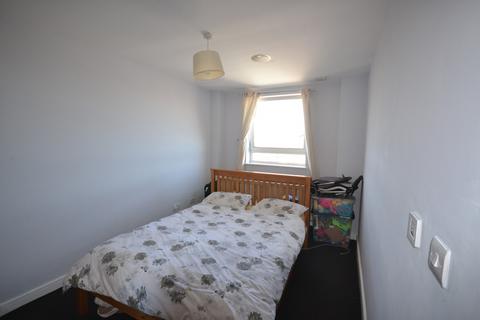 2 bedroom flat for sale, The pinnacle, High Road