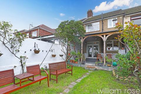 3 bedroom terraced house for sale, Waltham Way, London E4