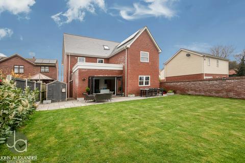 5 bedroom detached house for sale, Point Clear Road, St. Osyth