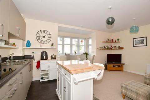 2 bedroom flat for sale, Kensett Avenue, Southwater, Horsham, West Sussex