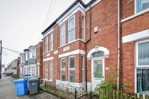 2 bedroom terraced house to rent, Raglan Street, Newland Avenue, Hull, East Yorkshire, HU5