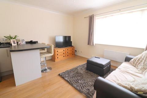 undefined, Luton LU4