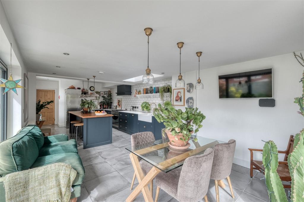 Somers Road, Worcester, WR1 3JJ 4 bed semidetached house for sale £