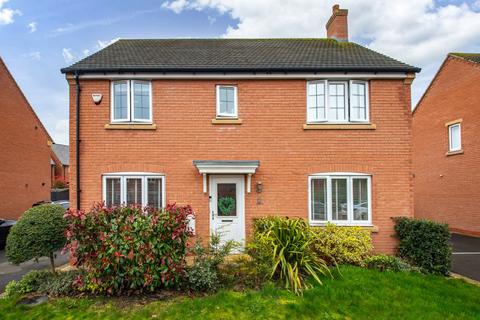 4 bedroom detached house to rent, Centenary Way, Copcut, Droitwich, Worcestershire, WR9