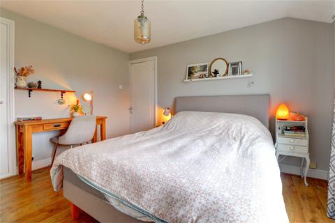 10 Brookfield, Godalming, GU7 3BN