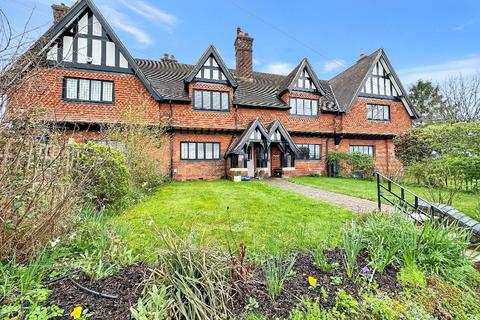 Wade Cottage Farleigh Common, Warlingham, CR6 9PE