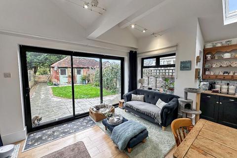 Wade Cottage Farleigh Common, Warlingham, CR6 9PE
