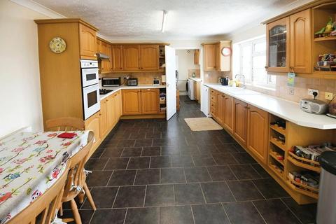 3 bedroom detached bungalow for sale, Fridaybridge Road, Elm, Wisbech, Cambridgeshire, PE14 0AT