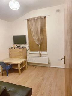 2 bedroom flat to rent, Buxton Road, London E17