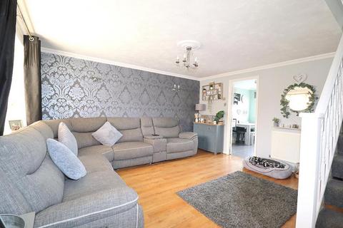 3 bedroom semi-detached house for sale, Coltsfoot Green, Birds Estate, Luton, Bedfordshire, LU4 0XT