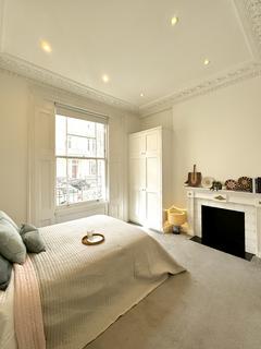 2 bedroom apartment to rent, Gloucester Street, London SW1V