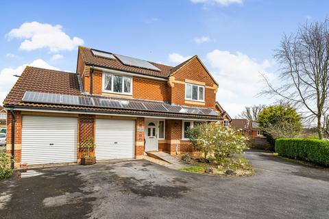 4 bedroom detached house for sale, Saxon Way, Cullompton, Devon, EX15