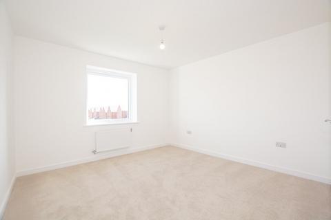 2 bedroom apartment to rent, Banham Drive, Chelmsford CM1